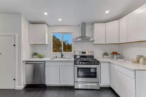 10097 Abernathy Ln, Redding, CA 96003 photo 9