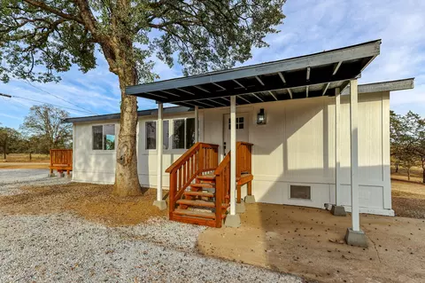 10097 Abernathy Ln, Redding, CA 96003 photo 3