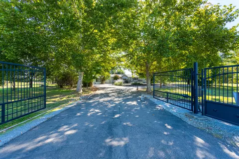 15710 Bend Johnson Rd, Red Bluff, CA 96080 photo 2