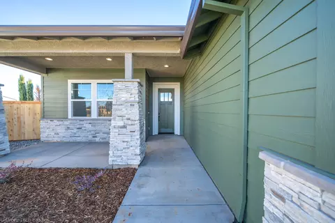 3063 Spencer Trl, Redding, CA 96002 photo 2