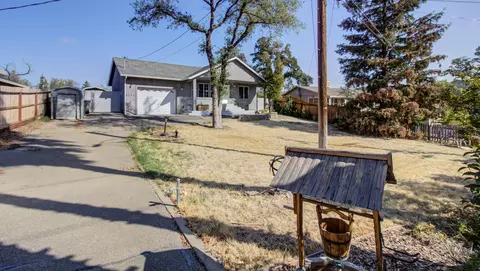 4250 Waushara Ave, Redding, CA 96001 photo 1