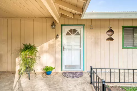 21508 Squaw Grass Trl, Redding, CA 96003 photo 3