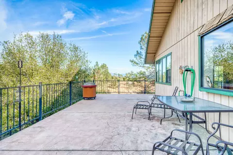21508 Squaw Grass Trl, Redding, CA 96003 photo 5