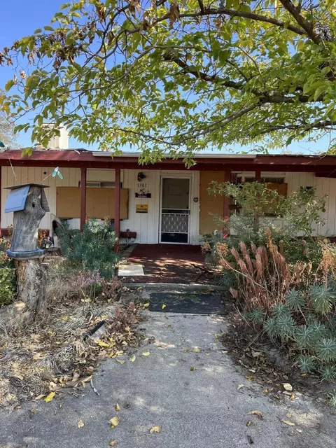1301 Roseland St, Redding, CA 96003 photo 1