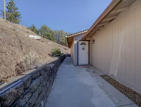 14833 Valley Vista Ct, Redding, CA 96003 photo 3