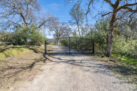 13707 Creek Trl, Redding, CA 96003 photo 1