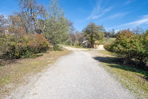 13707 Creek Trl, Redding, CA 96003 photo 2