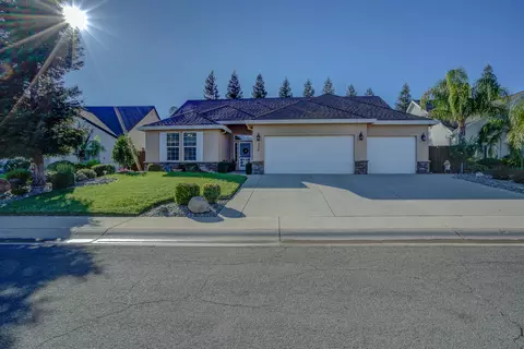 524 Castenda Dr, Redding, CA 96003 photo 1