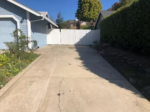 1187 Edgewood Dr, Redding, CA 96003 photo 3