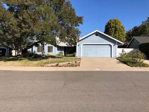 1187 Edgewood Dr, Redding, CA 96003 photo 1
