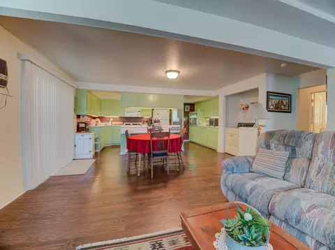 2543 Old Eureka Way, Redding, CA 96001 photo 4