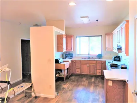 18318 View Point Dr, Anderson, CA 96007 photo 4