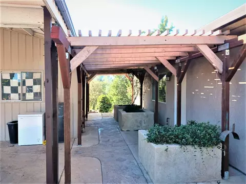 18318 View Point Dr, Anderson, CA 96007 photo 2