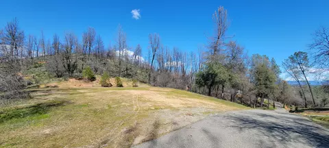 Tranquilo Ln, Redding, CA 96003