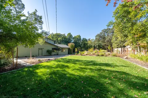 3432 Wimbledon Dr, Redding, CA 96002 photo 60