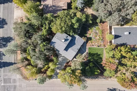 3432 Wimbledon Dr, Redding, CA 96002 photo 8