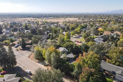 3432 Wimbledon Dr, Redding, CA 96002 photo 79