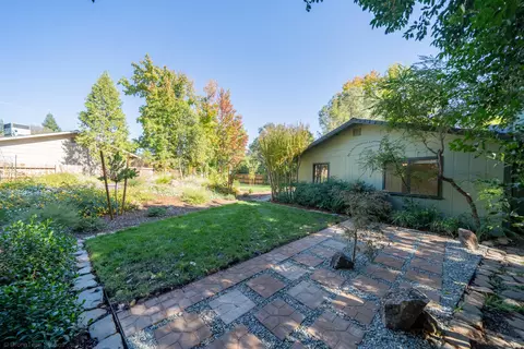 3432 Wimbledon Dr, Redding, CA 96002 photo 52