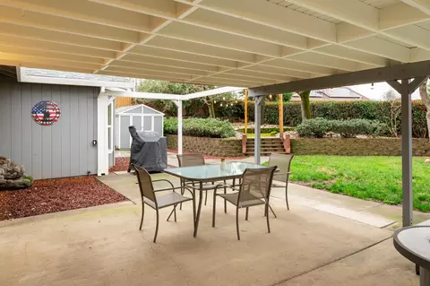 5742 Beaumont Dr, Redding, CA 96003 photo 4