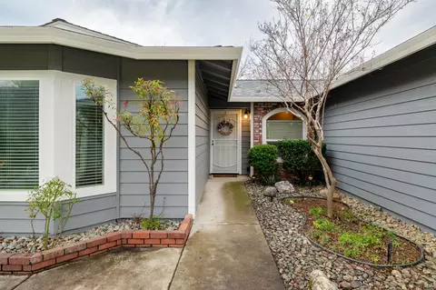 5742 Beaumont Dr, Redding, CA 96003 photo 3