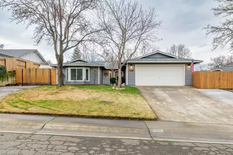 5742 Beaumont Dr, Redding, CA 96003 photo 1