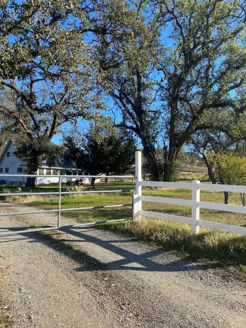6835 S Fork Dr, Red Bluff, CA 96080 photo 9