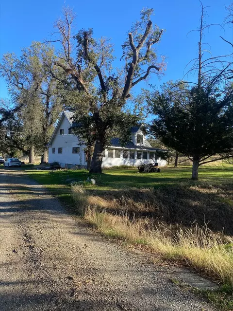 6835 S Fork Dr, Red Bluff, CA 96080 photo 4
