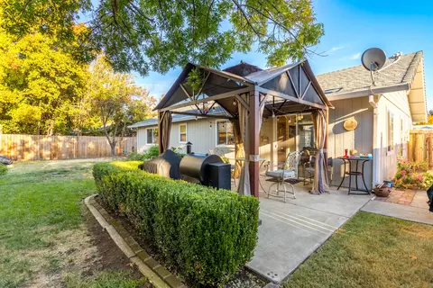 2760 Cobblestone Loop, Anderson, CA 96007 photo 18