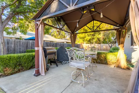 2760 Cobblestone Loop, Anderson, CA 96007 photo 17