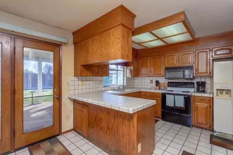 463 Peppertree Ln, Redding, CA 96003 photo 6