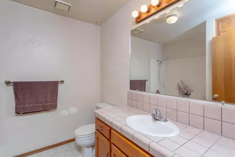 463 Peppertree Ln, Redding, CA 96003 photo 8