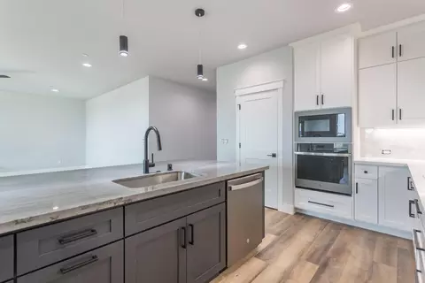 3447 Footbridge Ct, Redding, CA 96003 photo 8