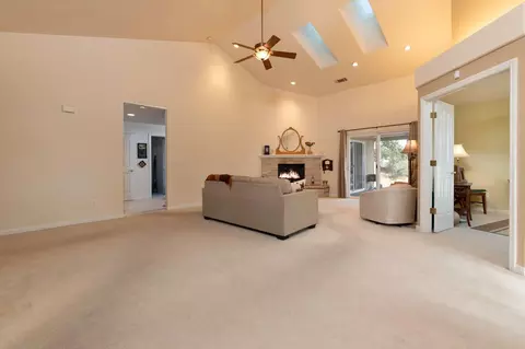 4677 Oak Glen Dr, Redding, CA 96001 photo 9