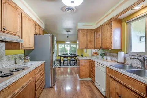 4879 Alta Camino Dr, Redding, CA 96002 photo 18