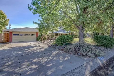 4879 Alta Camino Dr, Redding, CA 96002 photo 4