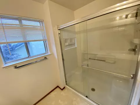 711 Alamine Dr, Redding, CA 96003 photo 8