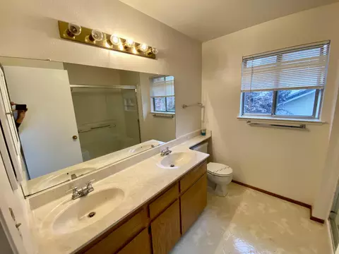 711 Alamine Dr, Redding, CA 96003 photo 7