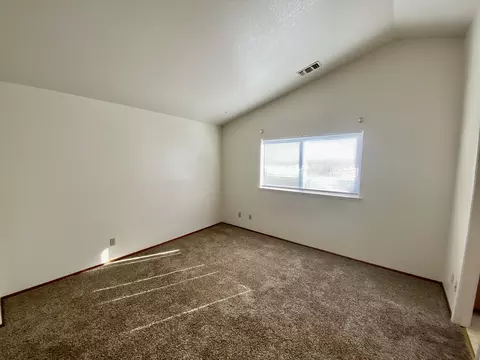 711 Alamine Dr, Redding, CA 96003 photo 17