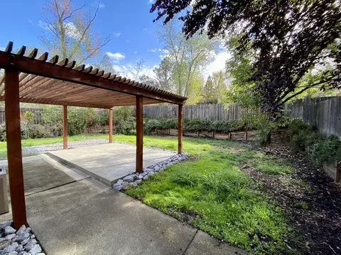 711 Alamine Dr, Redding, CA 96003 photo 6