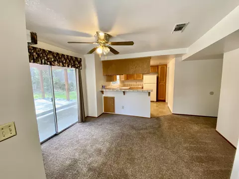 711 Alamine Dr, Redding, CA 96003 photo 4