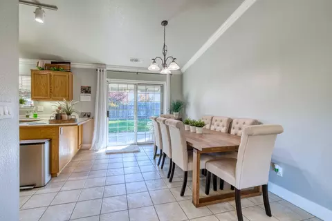 2467 Maywood Ln, Redding, CA 96003 photo 7