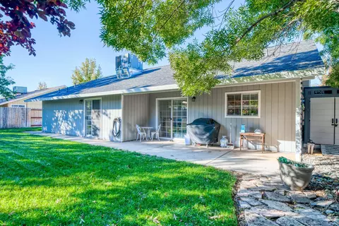 2467 Maywood Ln, Redding, CA 96003 photo 21