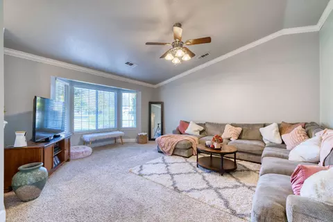 2467 Maywood Ln, Redding, CA 96003 photo 6