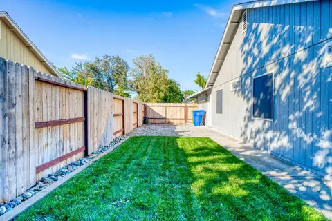 2467 Maywood Ln, Redding, CA 96003 photo 25
