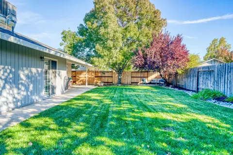 2467 Maywood Ln, Redding, CA 96003 photo 24