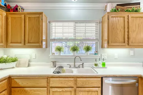2467 Maywood Ln, Redding, CA 96003 photo 11