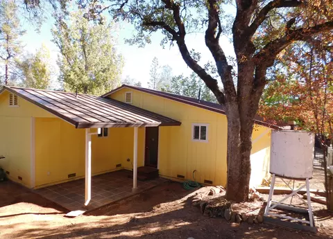 17712 Adele Ln, Redding, CA 96003 photo 3