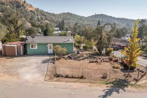 14865 Lamoine Dr, Redding, CA 96003