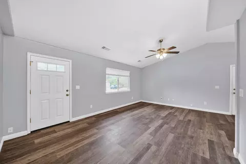 4429 Cynthia Way, Redding, CA 96002 photo 11
