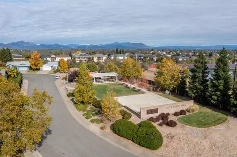942 Montcrest Dr, Redding, CA 96003 photo 17